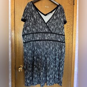 Dex knee length abstract dress